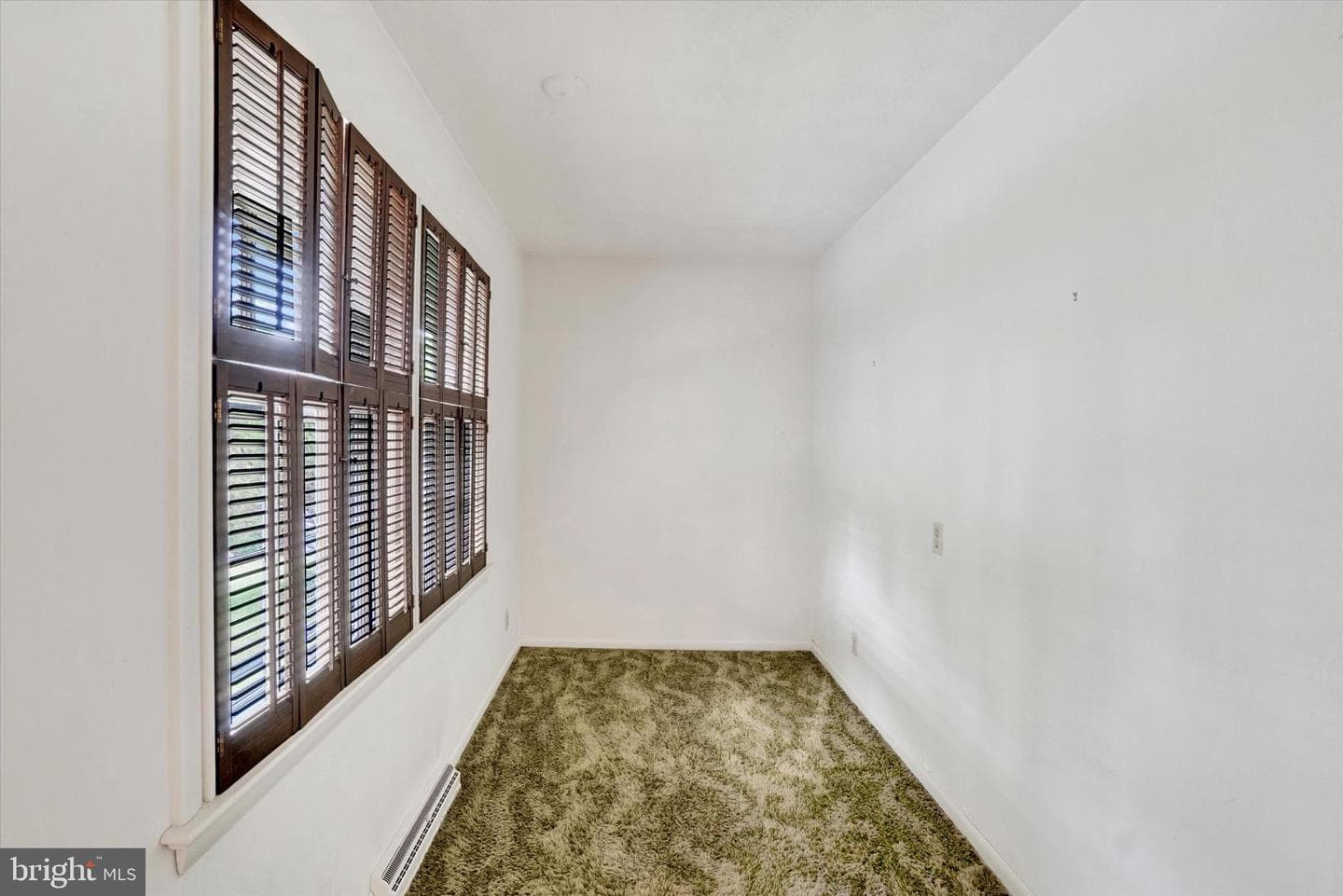 100 Shelbourne Drive photo 19