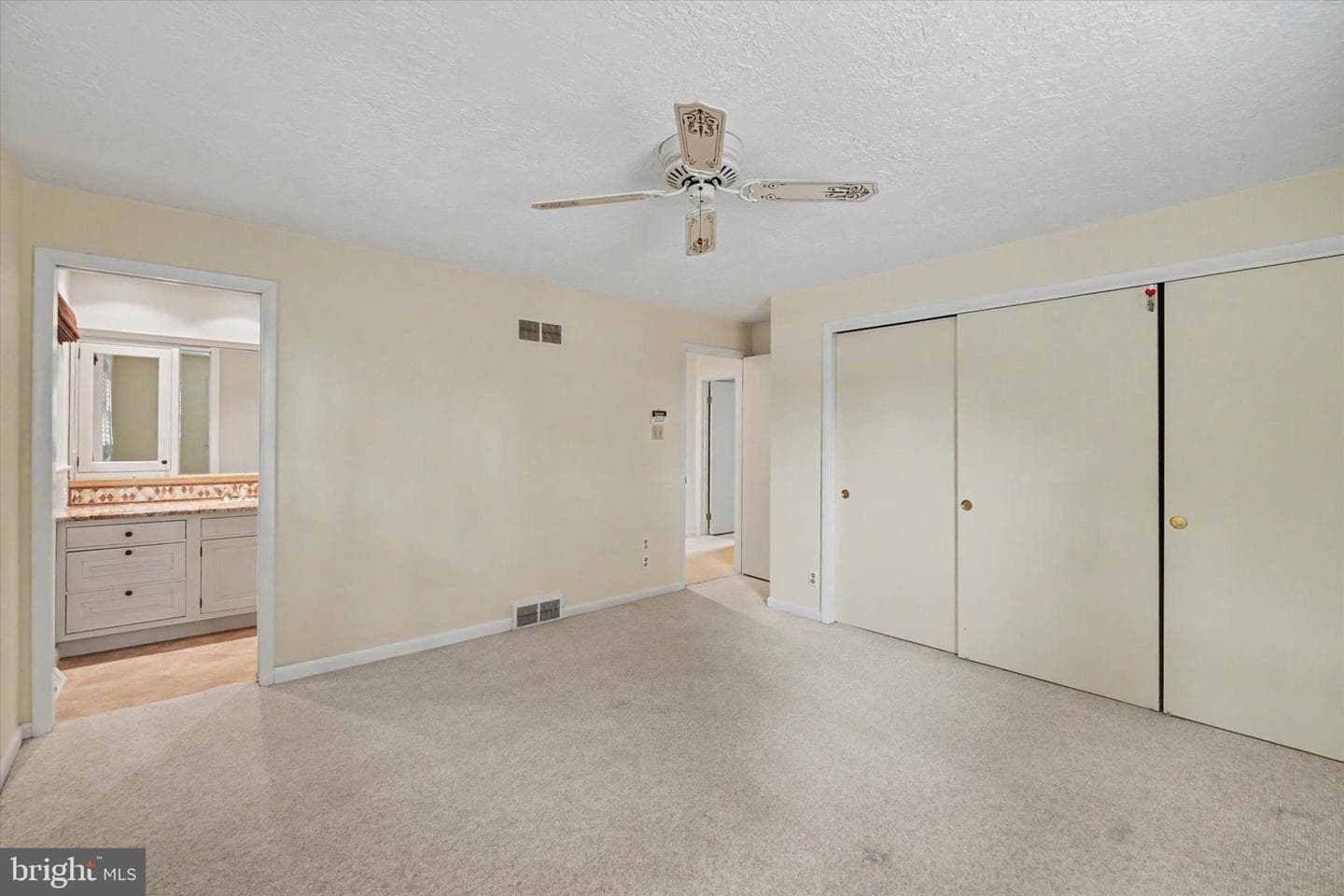 100 Shelbourne Drive photo 23
