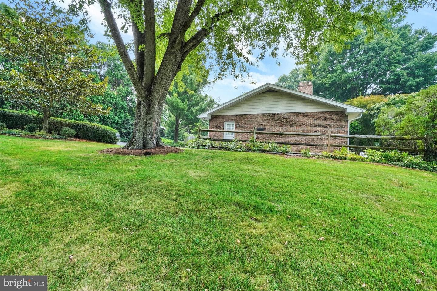 100 Shelbourne Drive photo 35