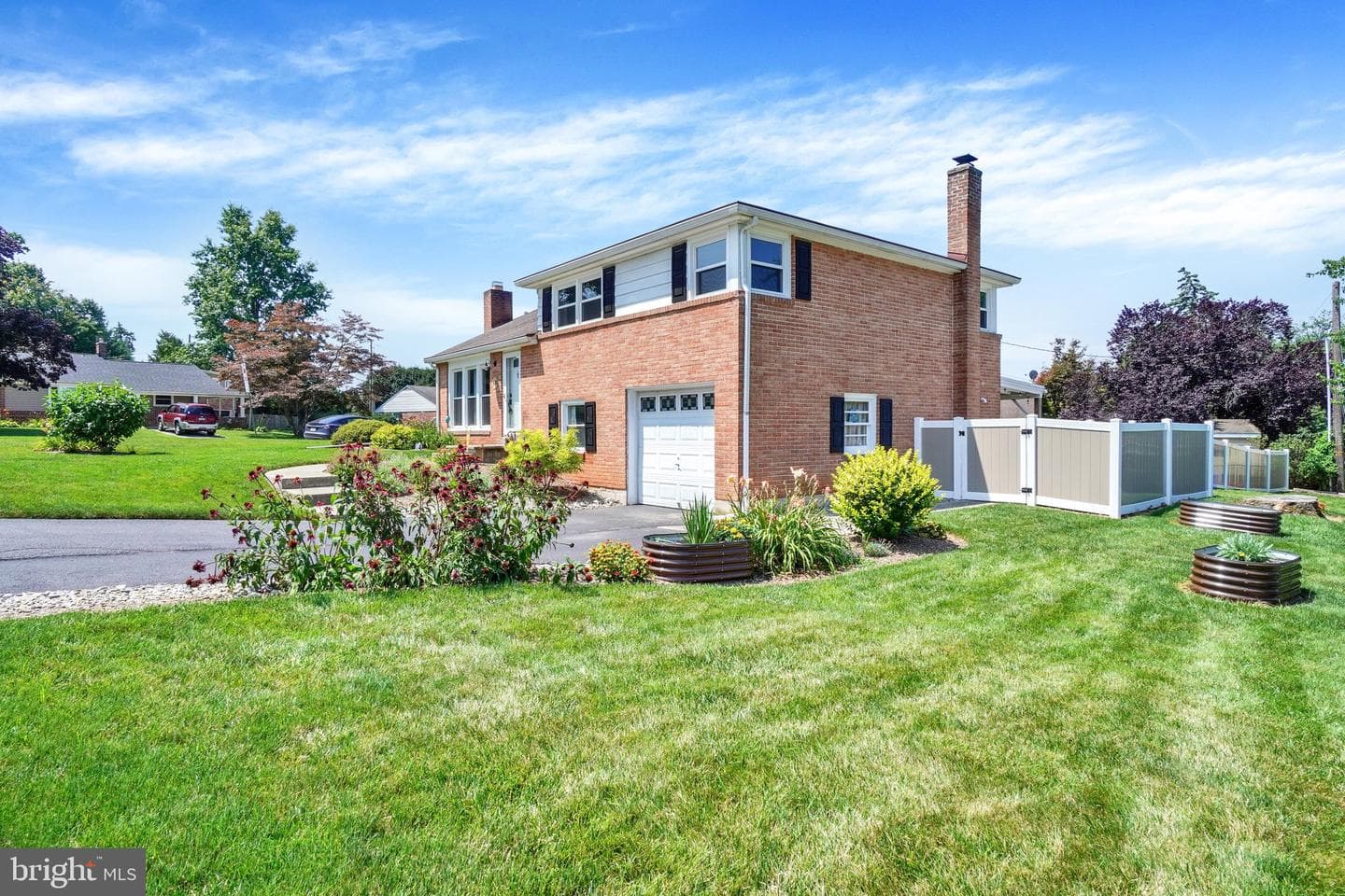 970 Sundale Drive, York