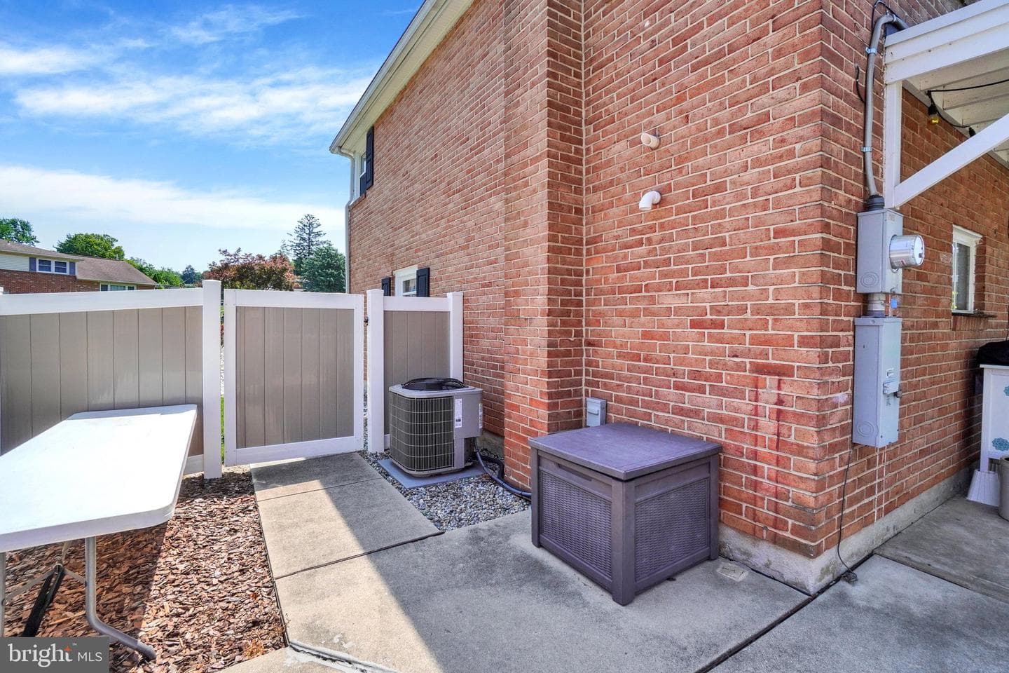 970 Sundale Drive photo 27