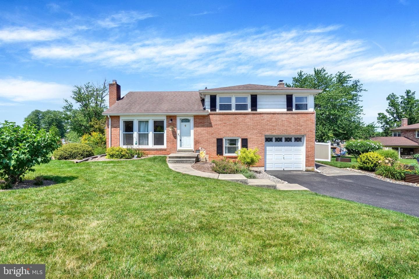 970 Sundale Drive photo 3