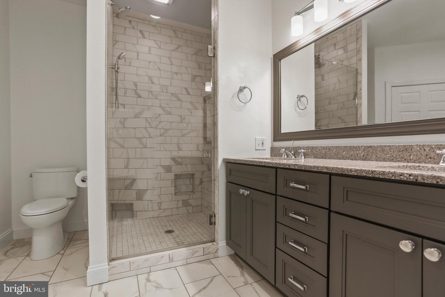 1443 Turnberry Court photo 23