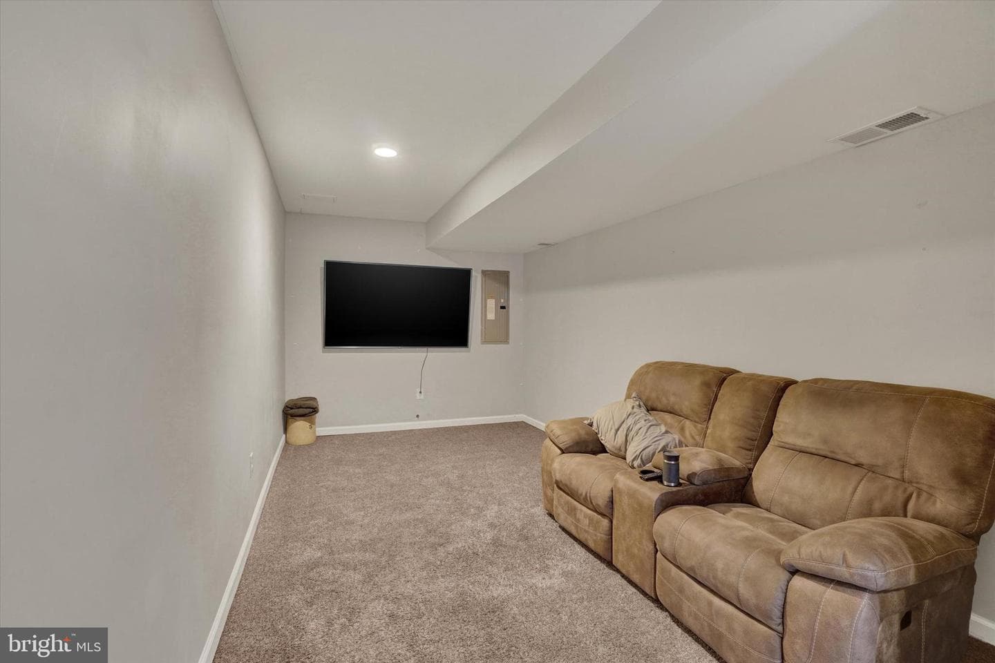 2005 Ashcombe Drive photo 23