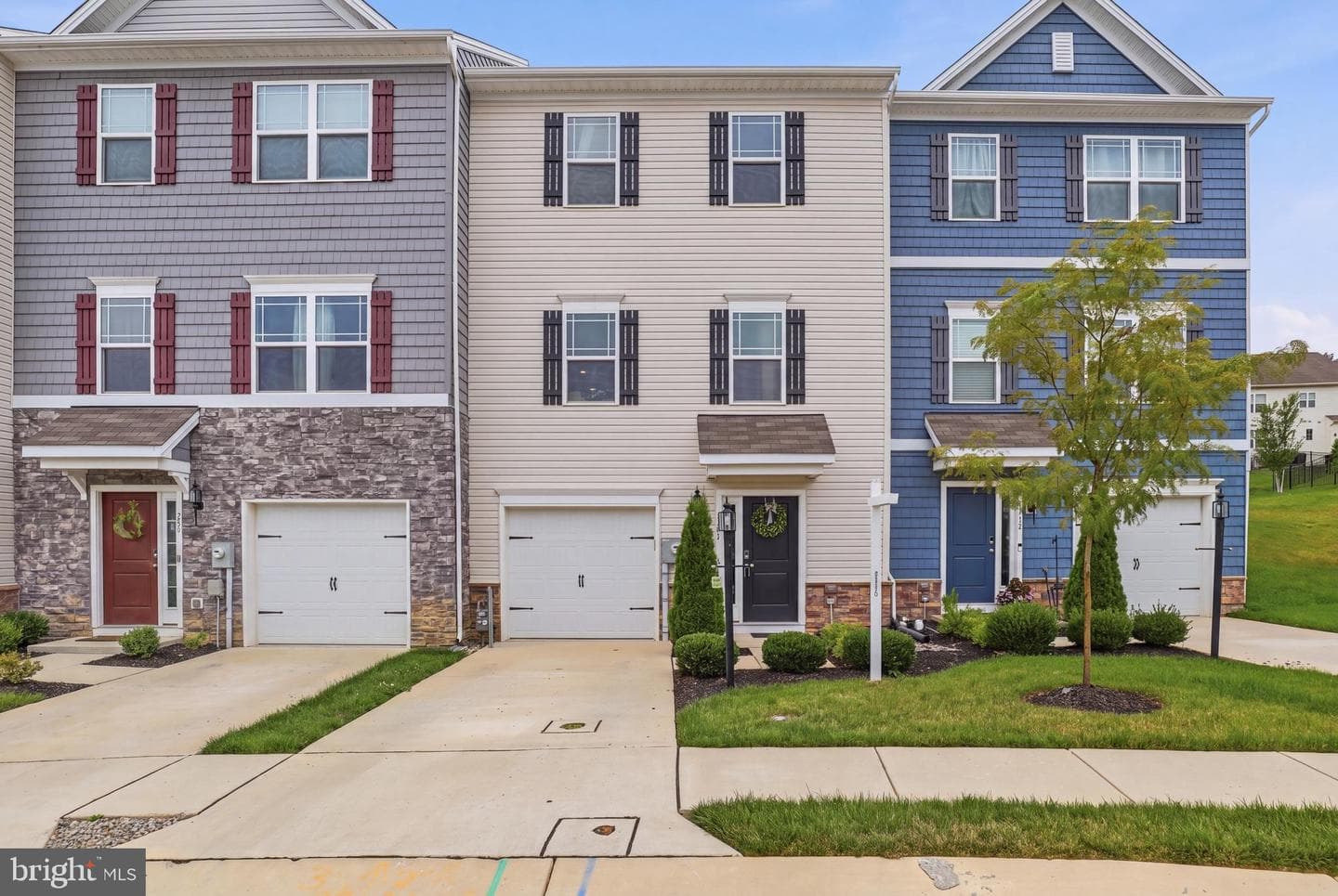 141 Sussex Place photo 1