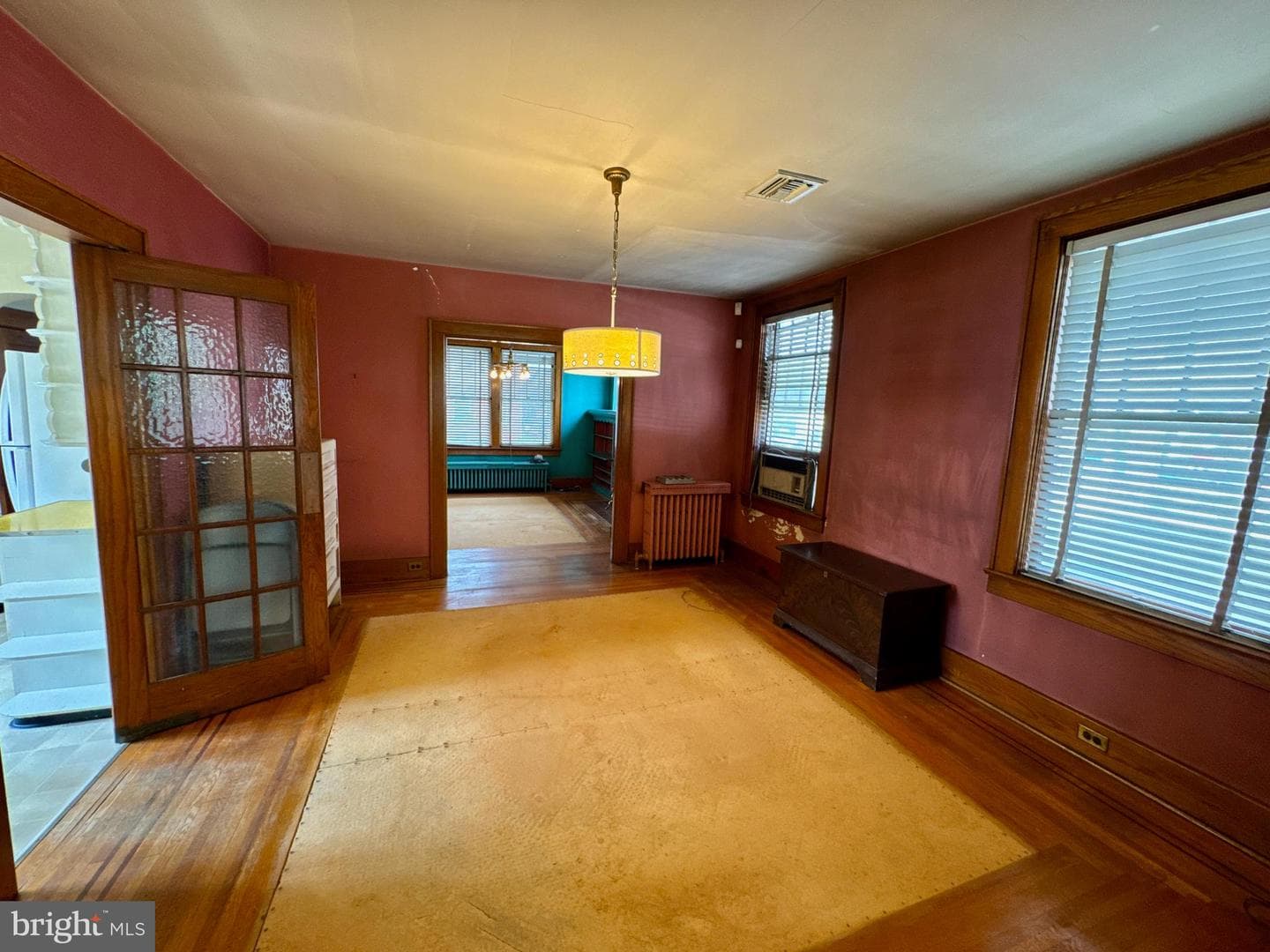 990 E Philadelphia Street photo 20