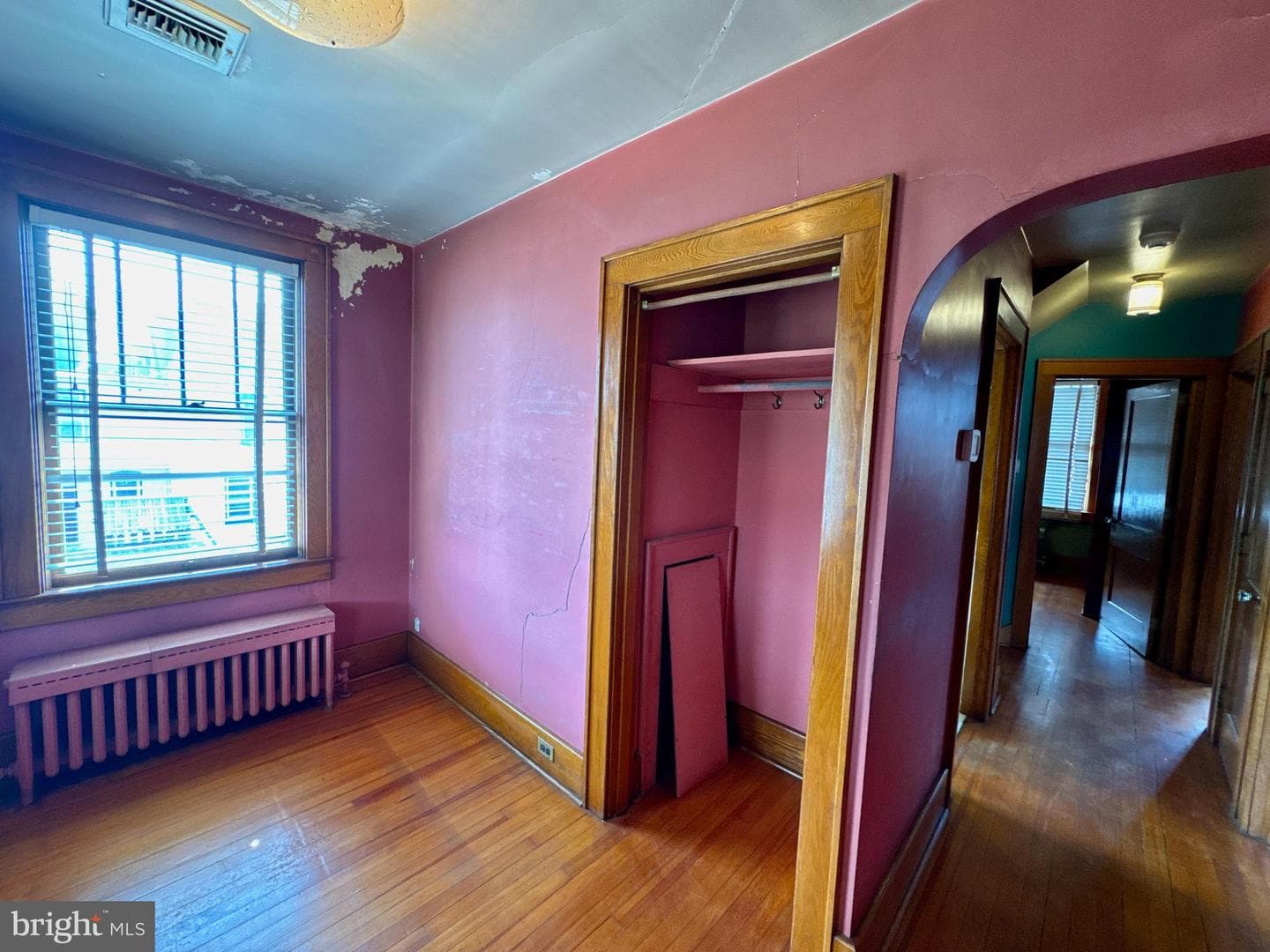 990 E Philadelphia Street photo 34