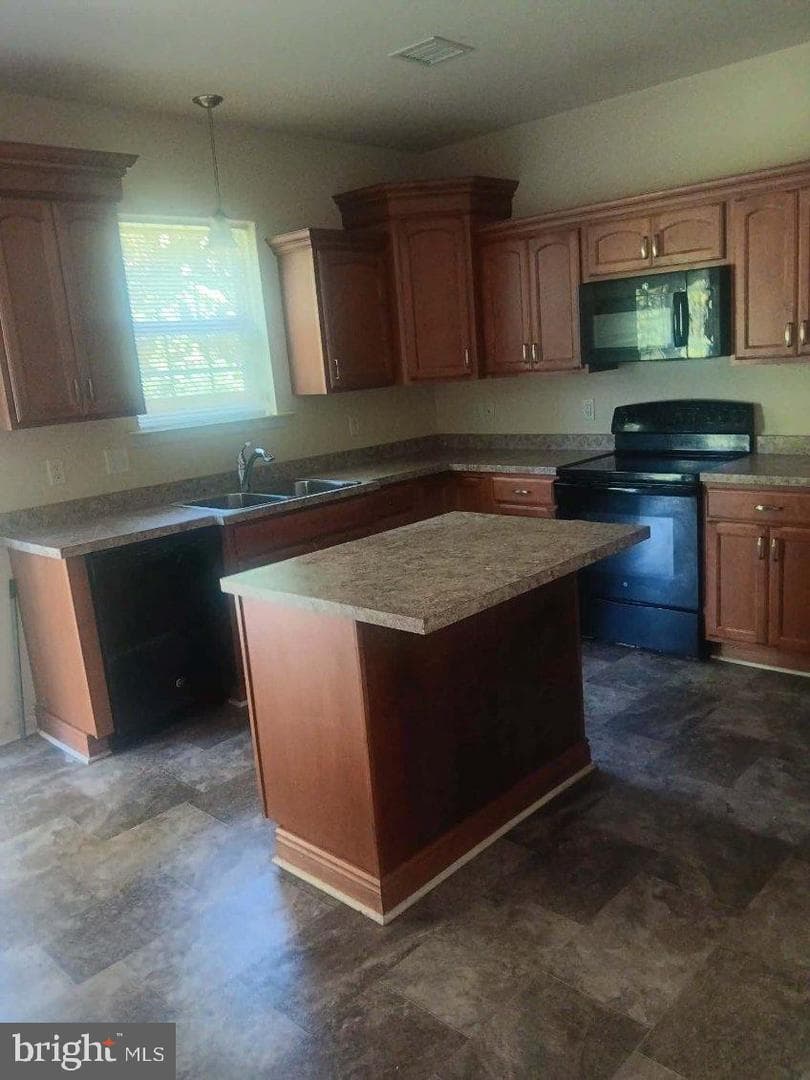 110 Scully Place photo 5