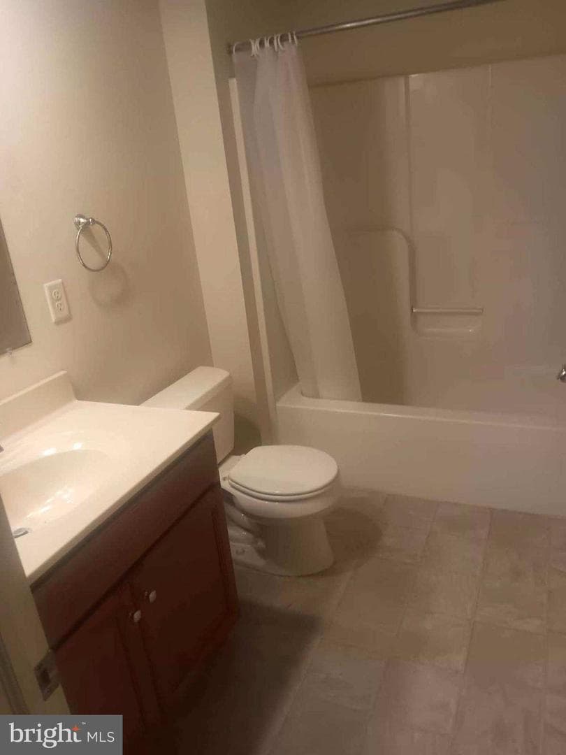 110 Scully Place photo 7