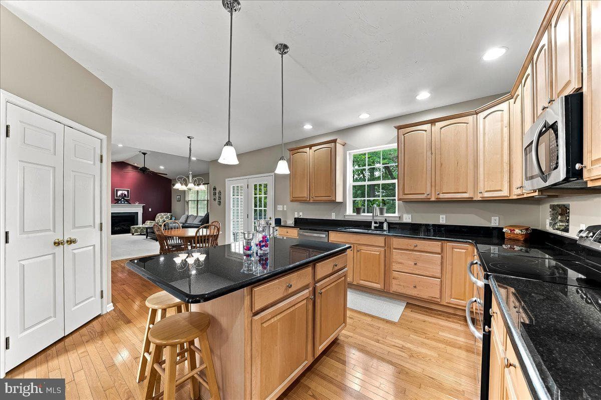 125 Fieldstone Court photo 11