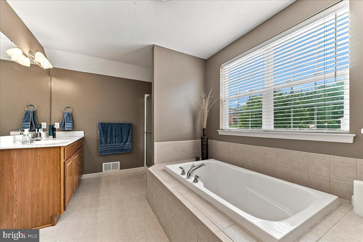 125 Fieldstone Court photo 25