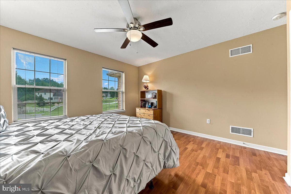125 Fieldstone Court photo 29