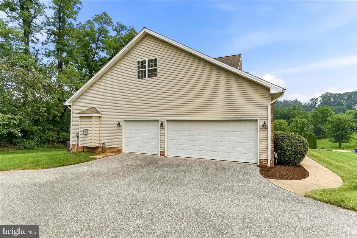 125 Fieldstone Court photo 35