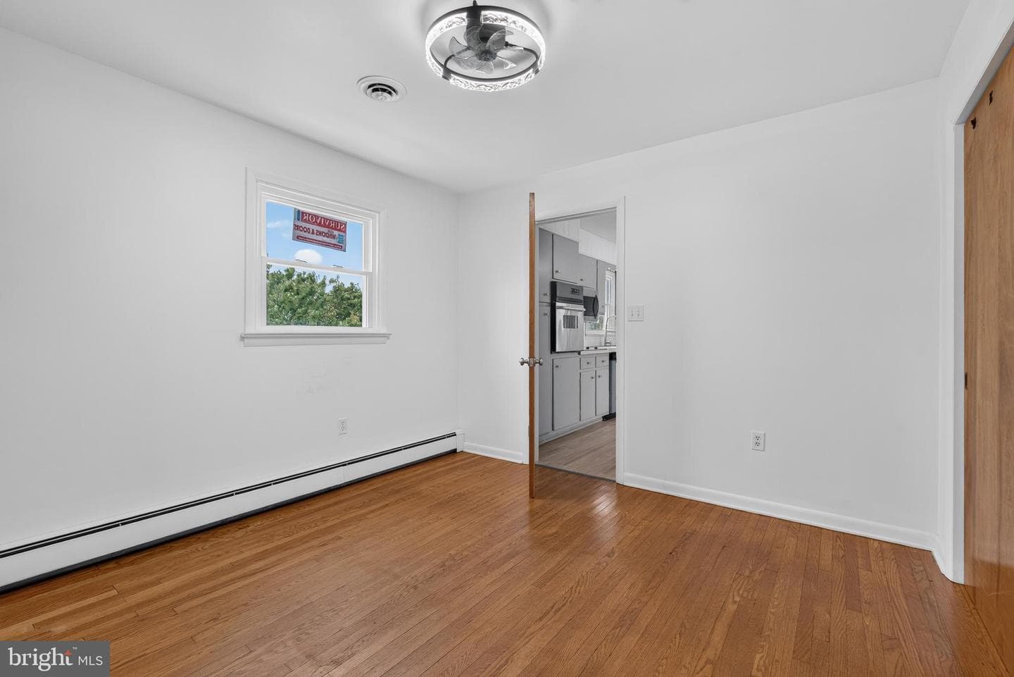 385 Manor Road photo 13