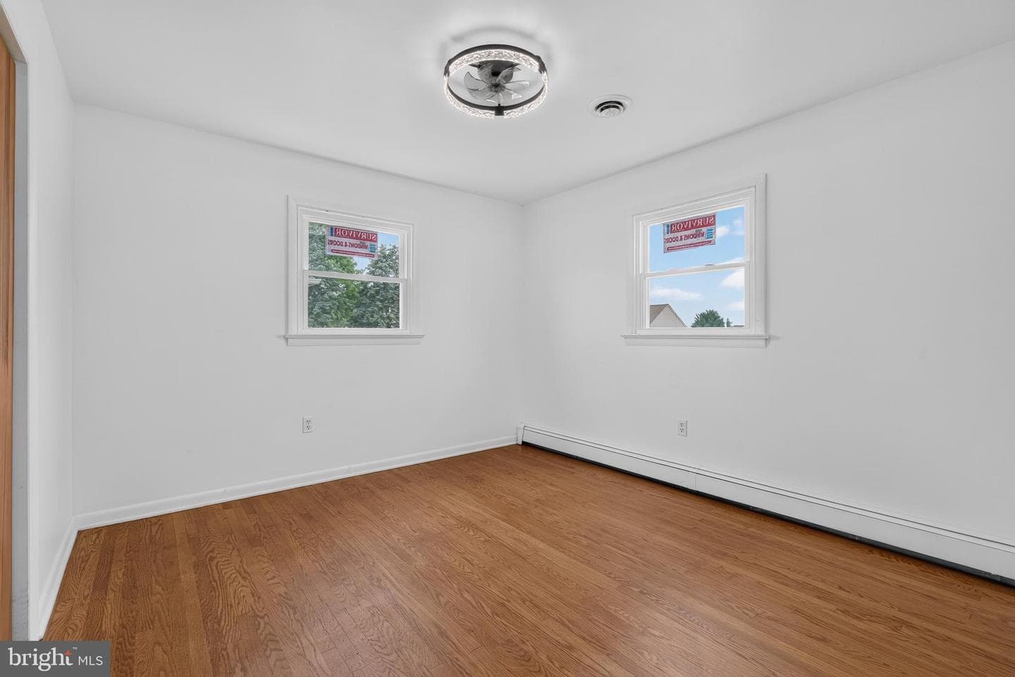 385 Manor Road photo 17