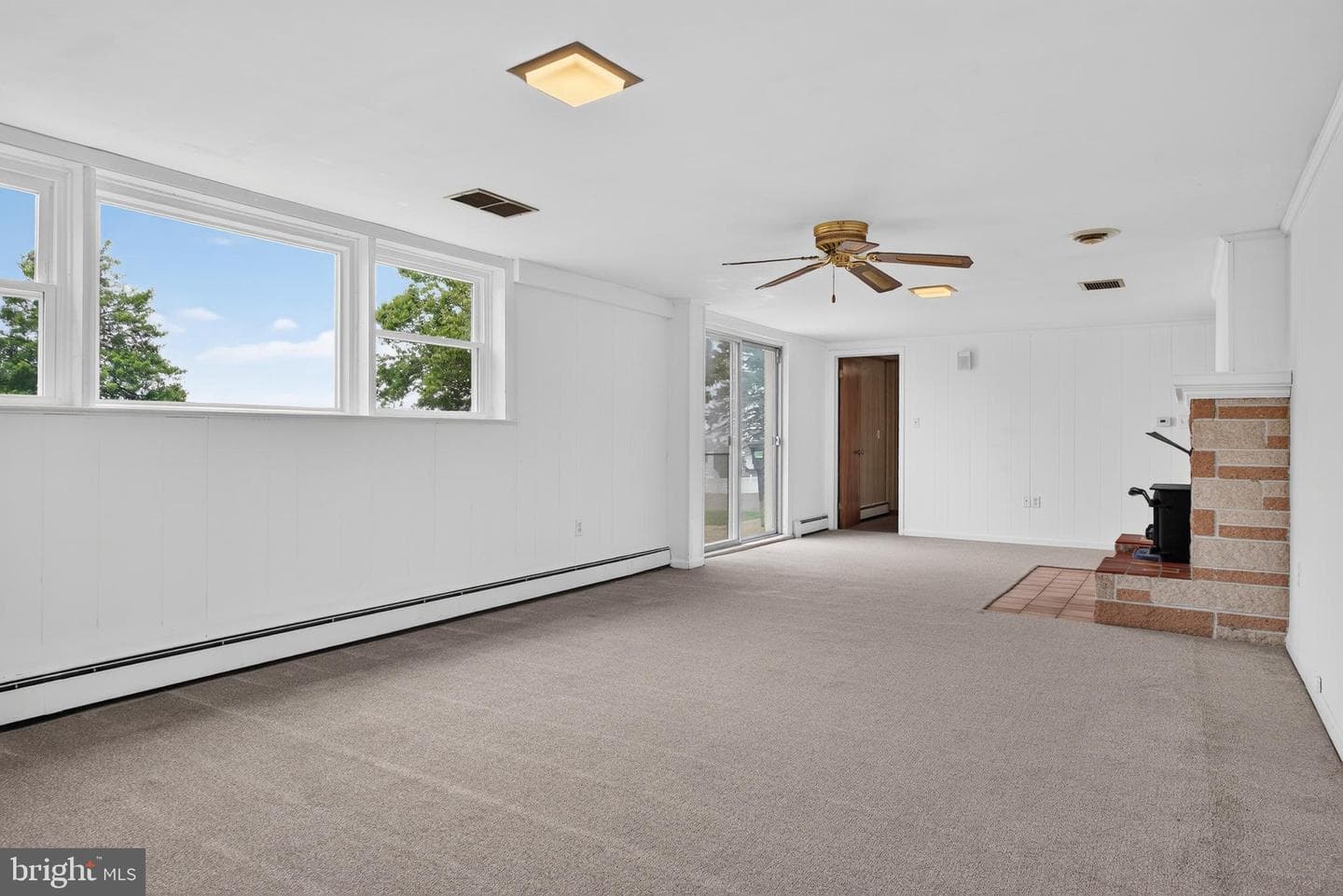 385 Manor Road photo 24