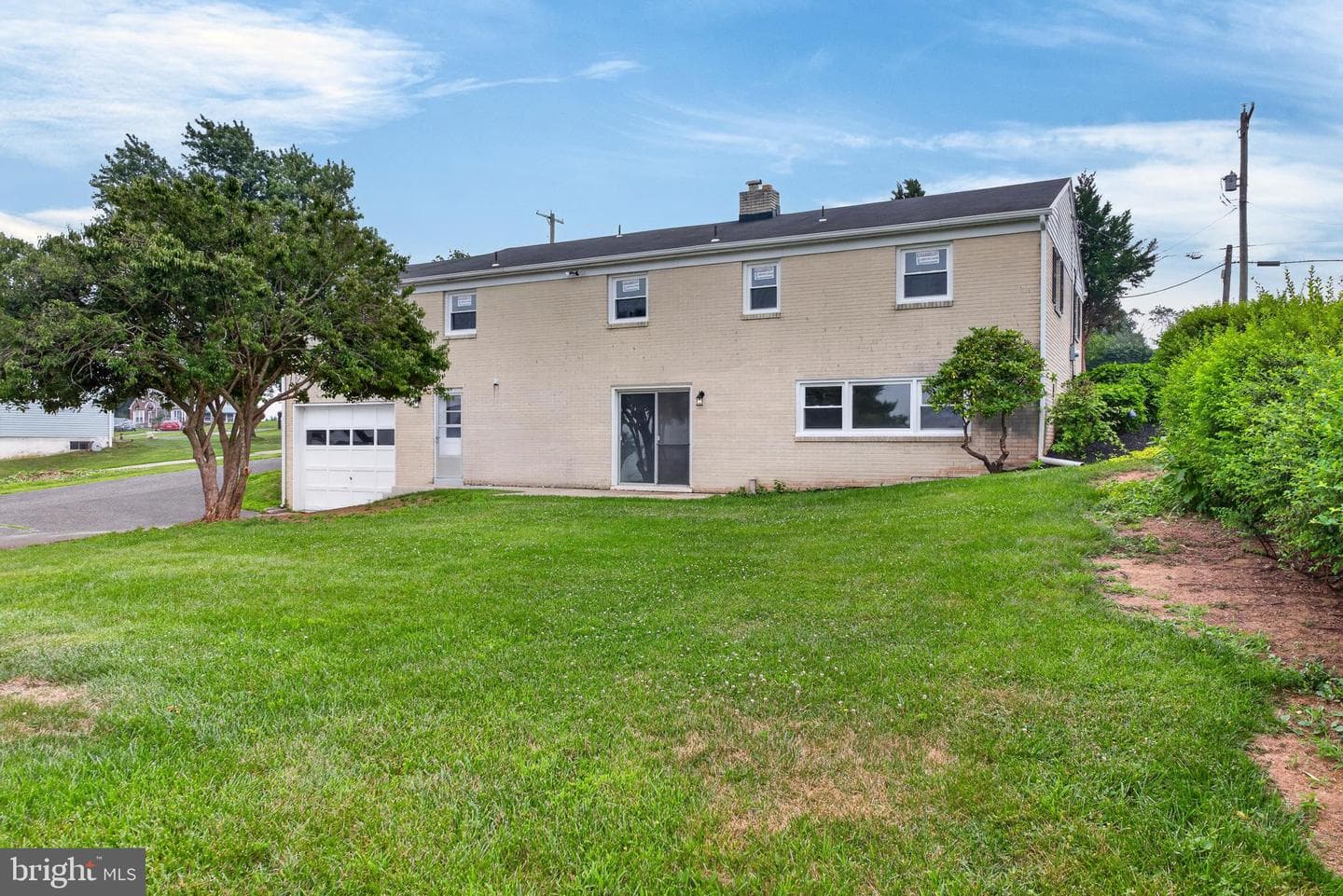 385 Manor Road photo 34