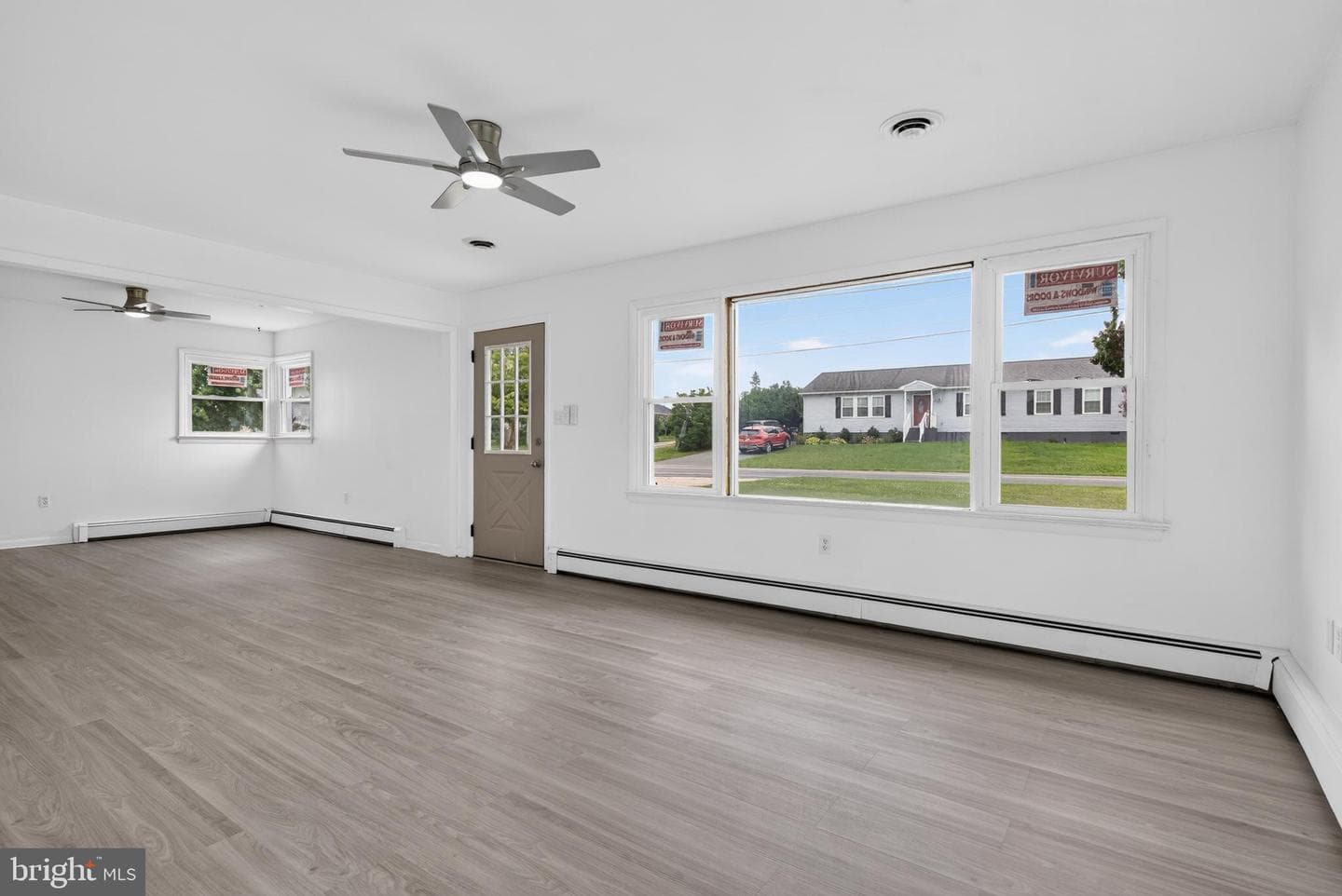 385 Manor Road photo 5