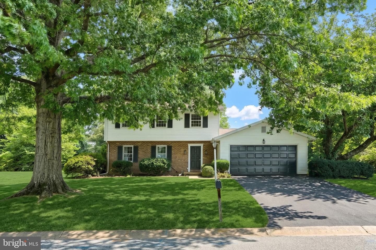 2156 Southbrook Drive photo 3