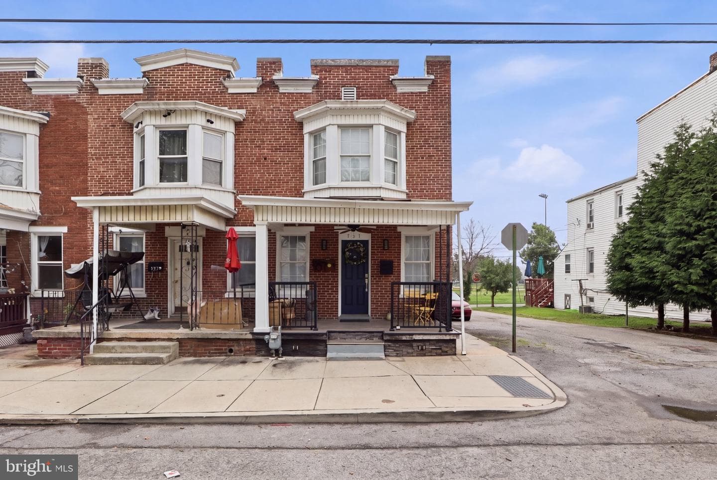 931 E Philadelphia Street photo 2