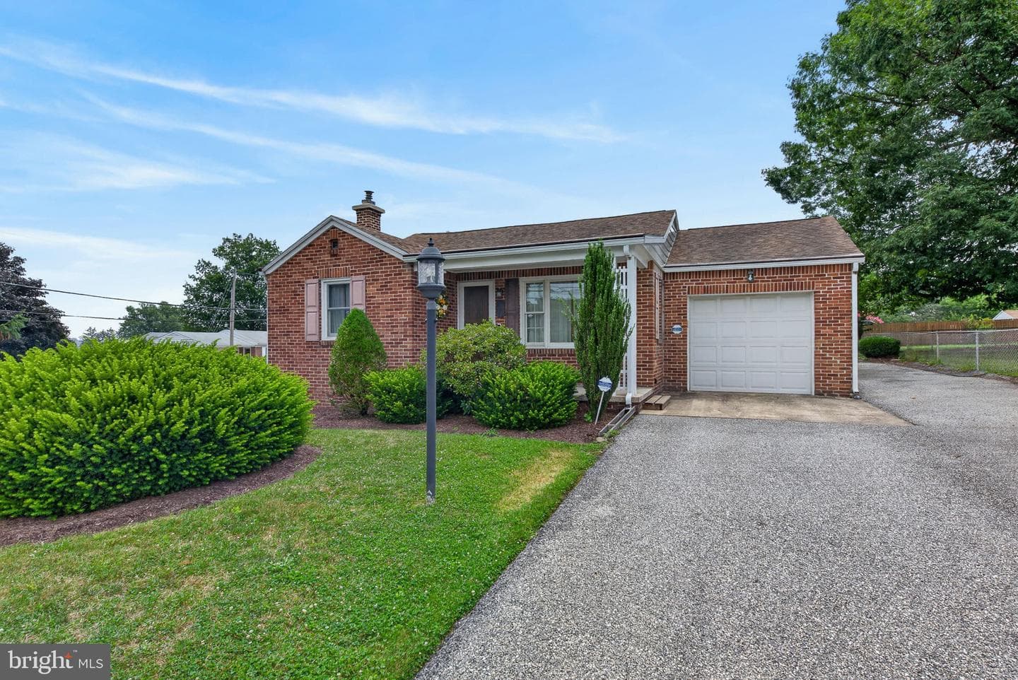 540 Manor Road photo 1