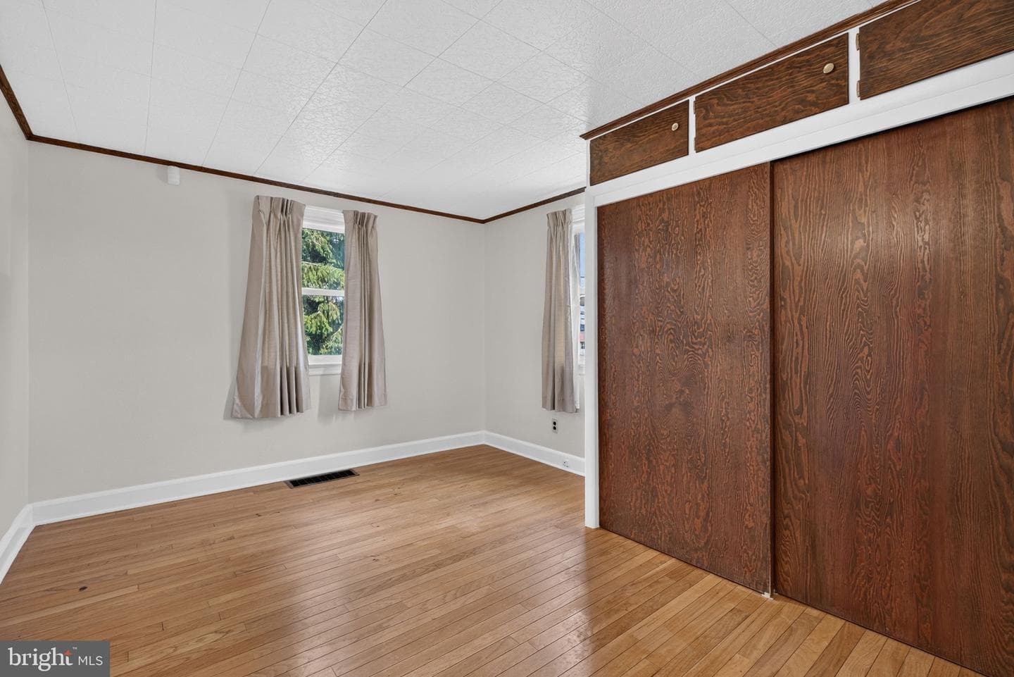 540 Manor Road photo 16