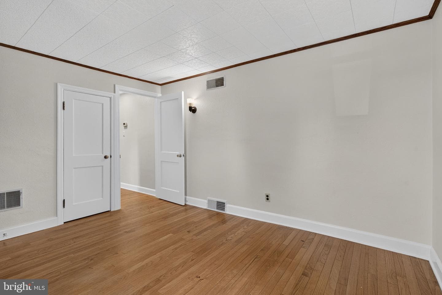 540 Manor Road photo 17