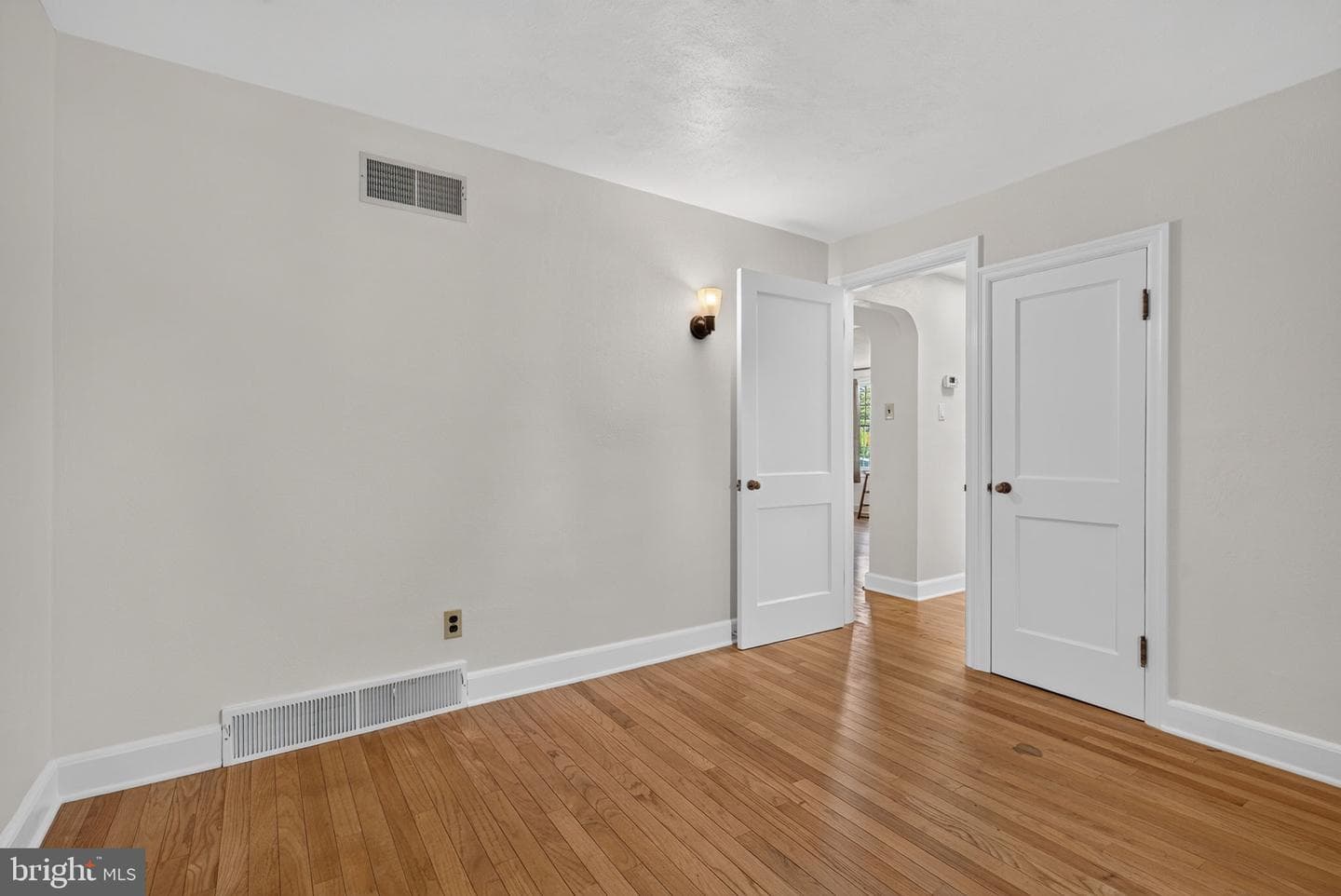 540 Manor Road photo 18