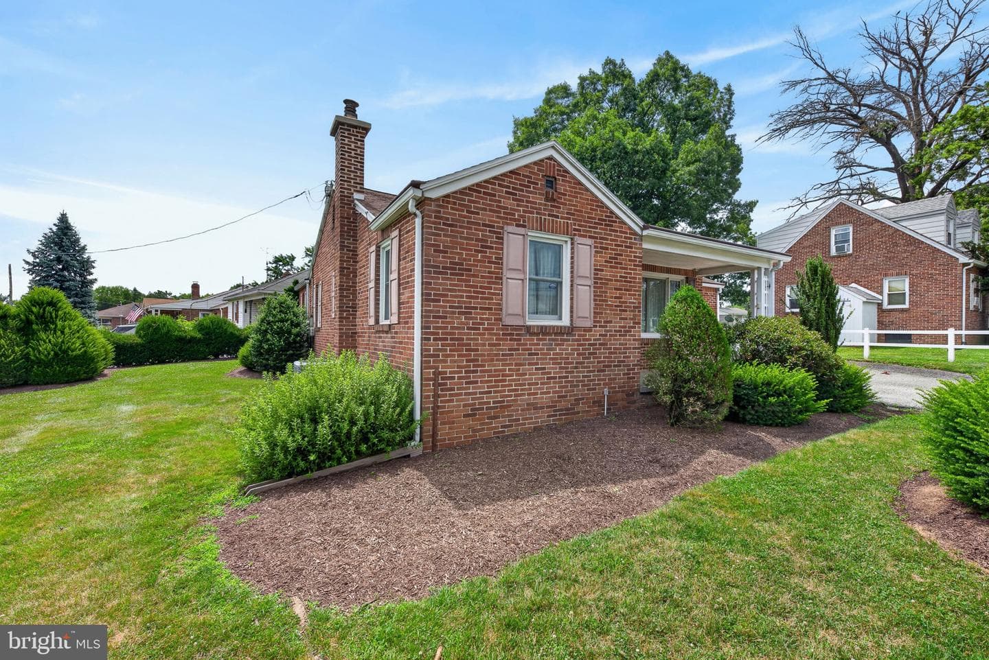 540 Manor Road photo 3