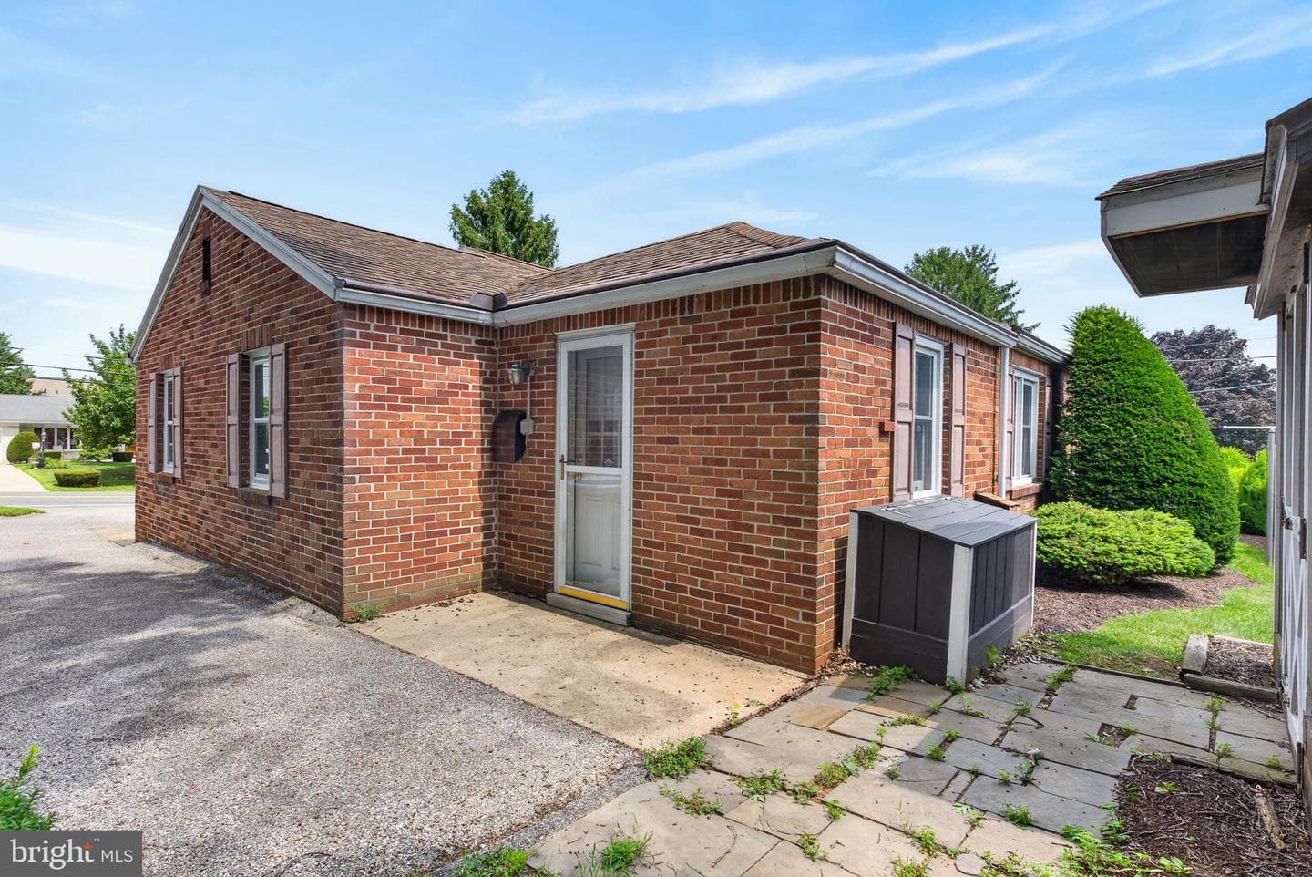 540 Manor Road photo 32