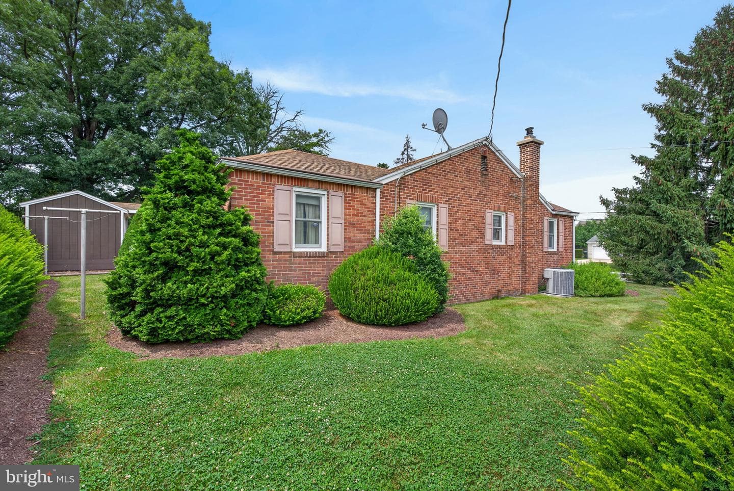 540 Manor Road photo 34