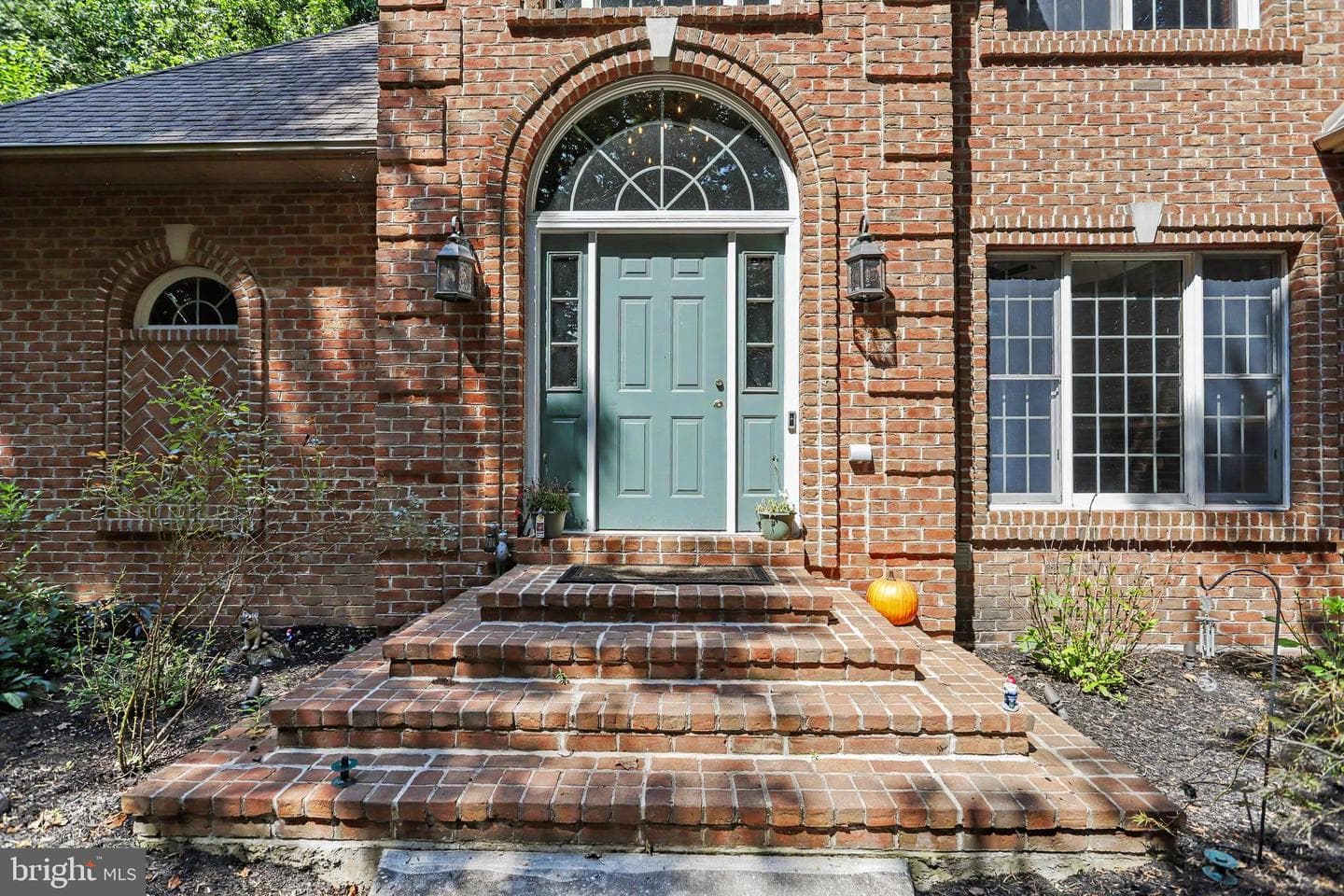 661 Hunters Lane photo 7