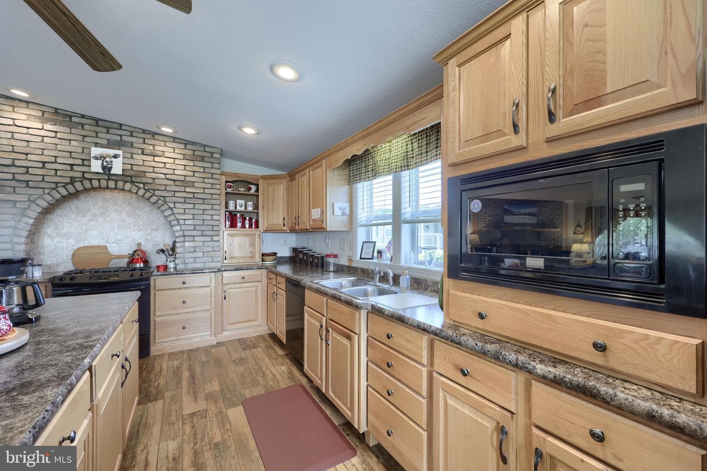 254 James Way photo 11