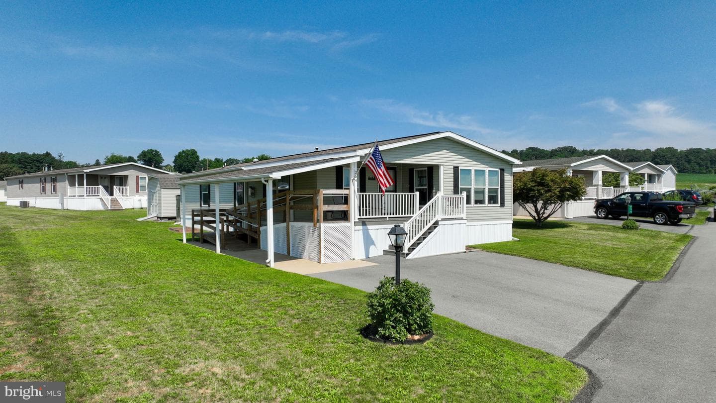 254 James Way photo 24