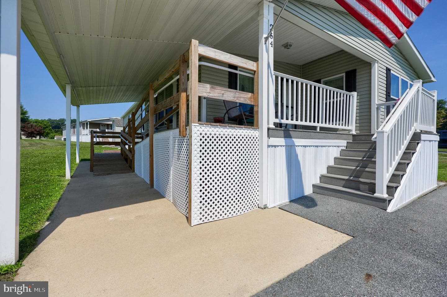 254 James Way photo 3