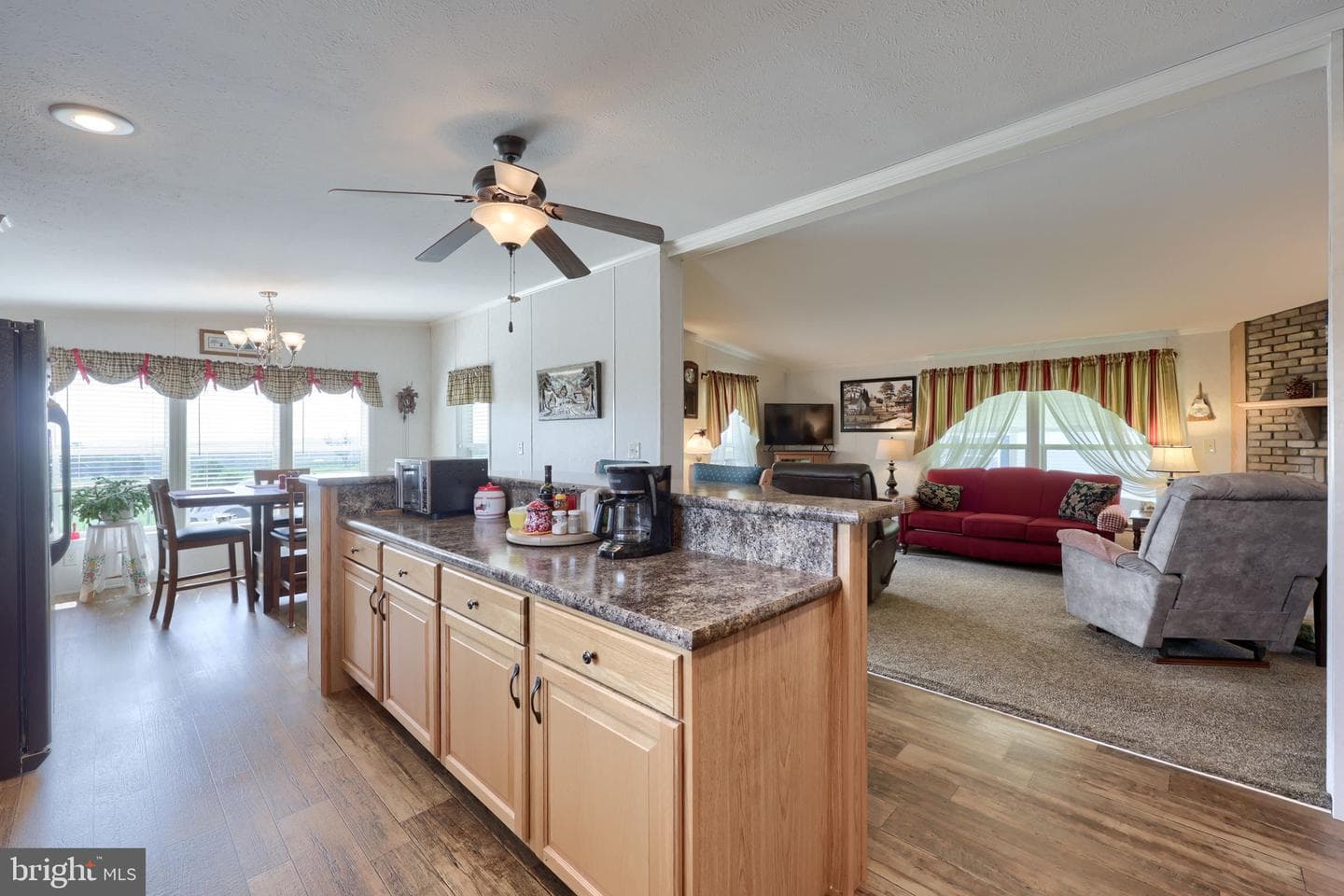 254 James Way photo 7