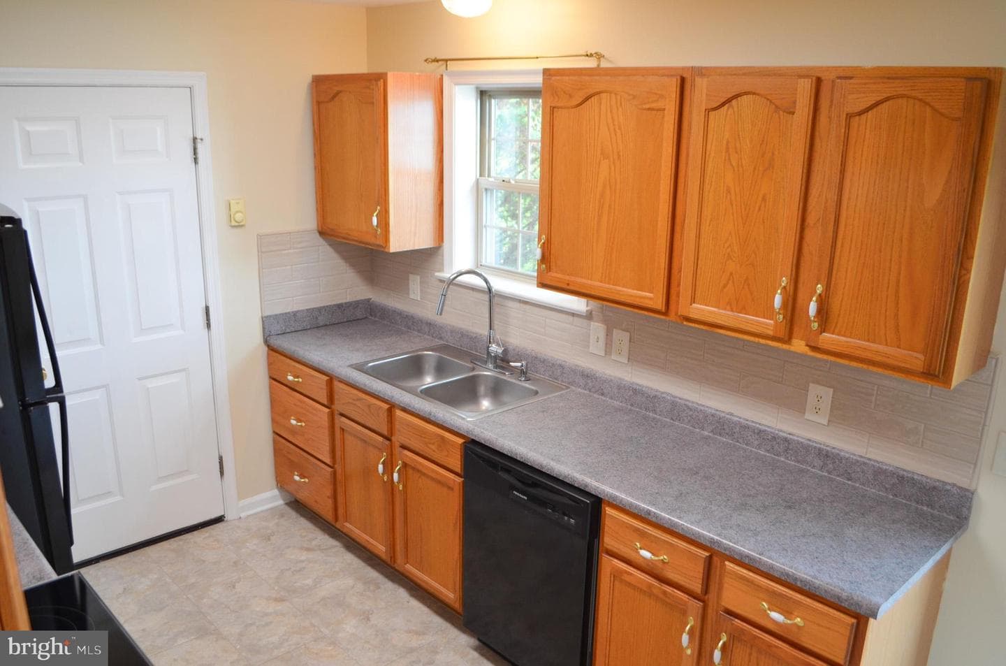 85 Chatham Lane photo 12