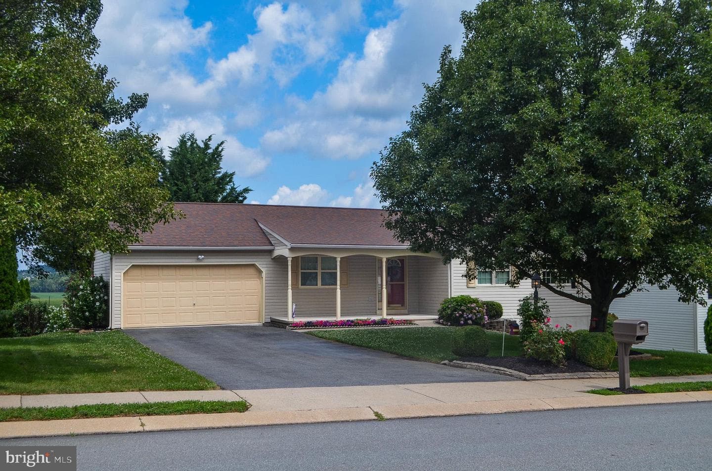 85 Chatham Lane photo 4