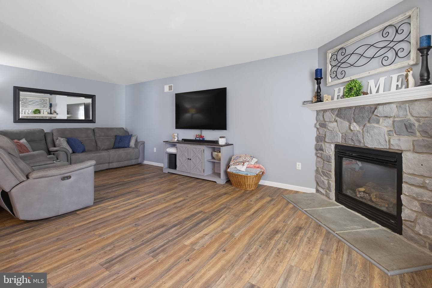 2037 Wood Hall Way photo 9