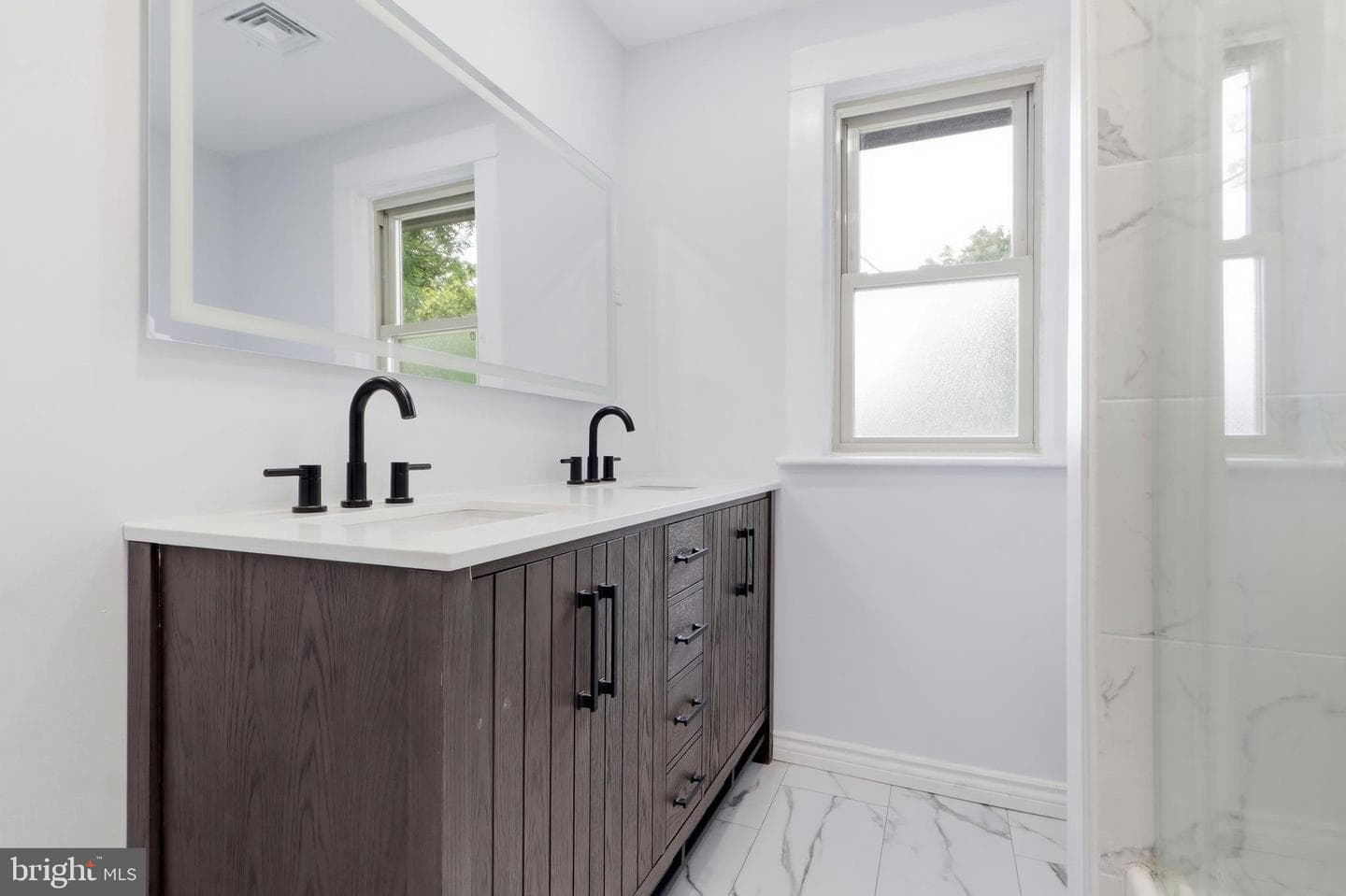 1405 1st Avenue photo 26