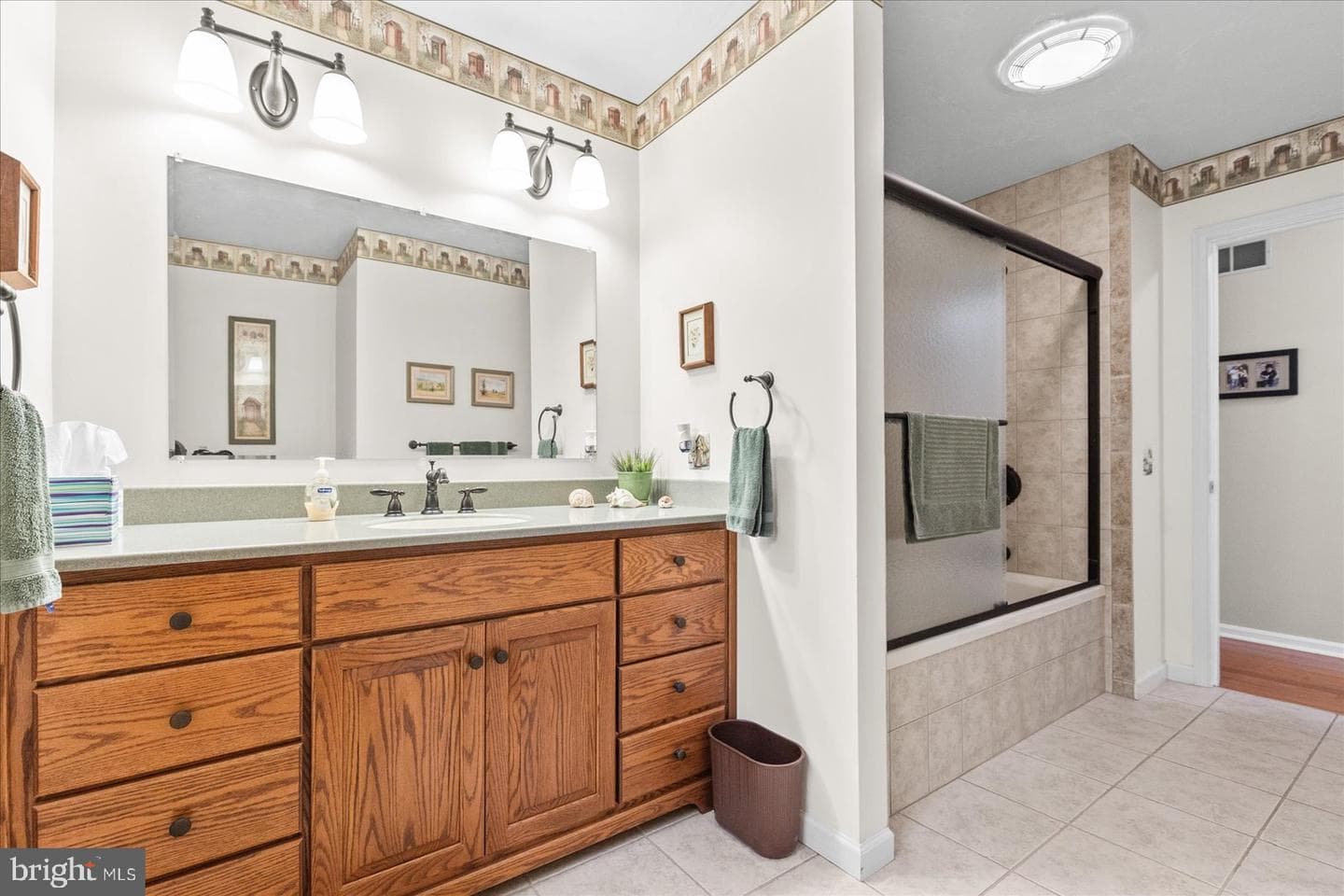 530 Dietz Road photo 24