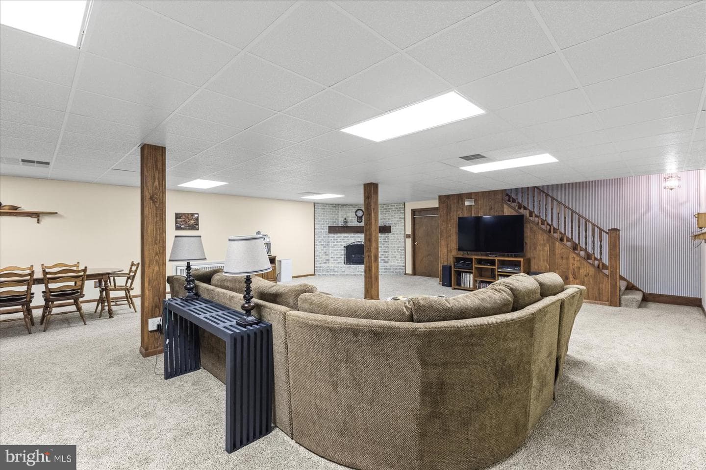 530 Dietz Road photo 26