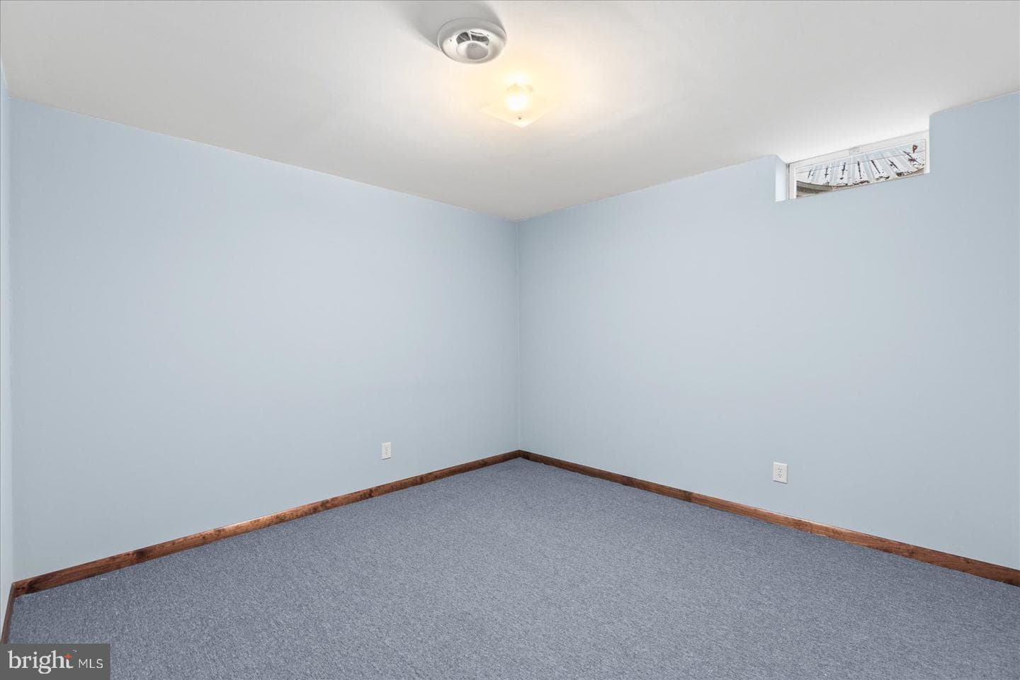 530 Dietz Road photo 29