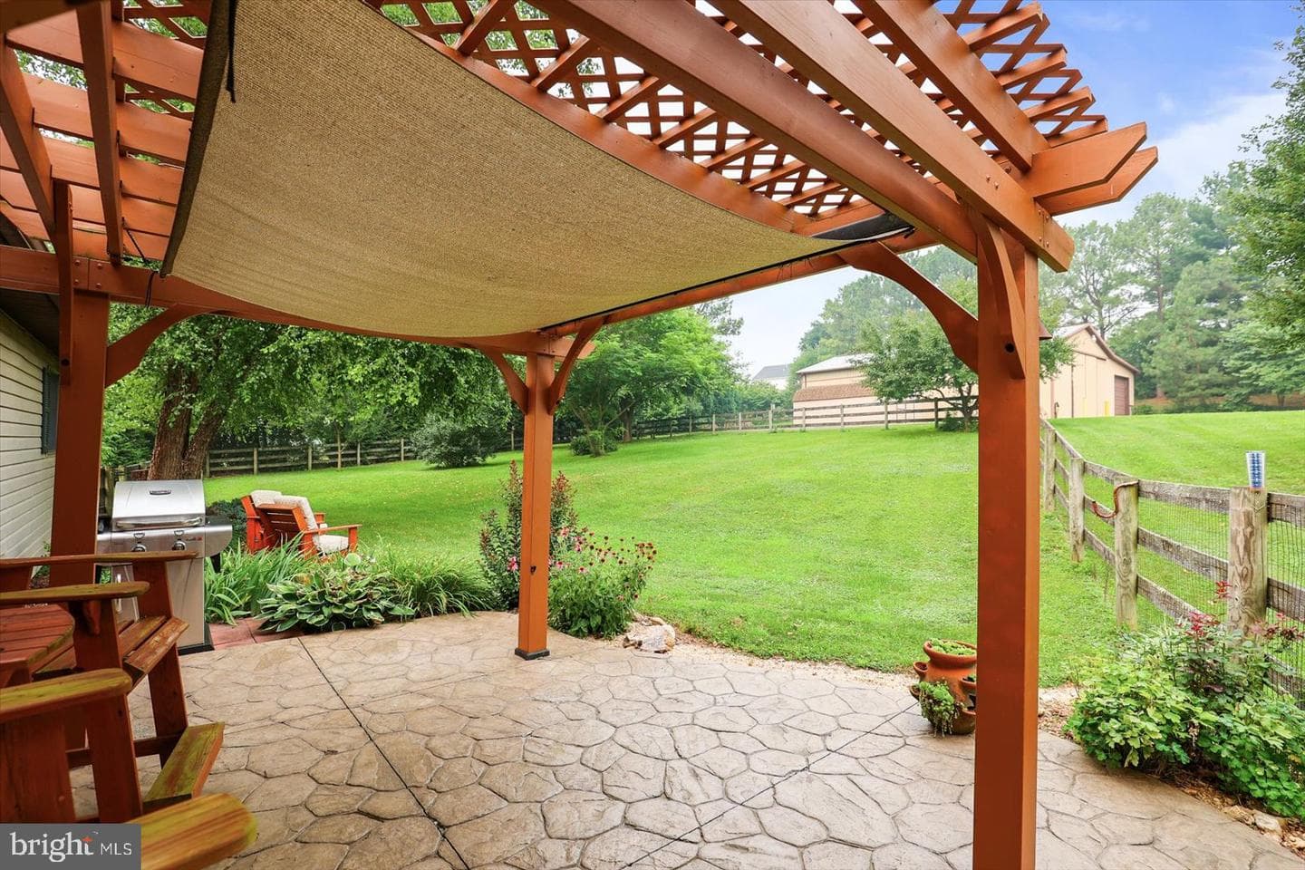 530 Dietz Road photo 42