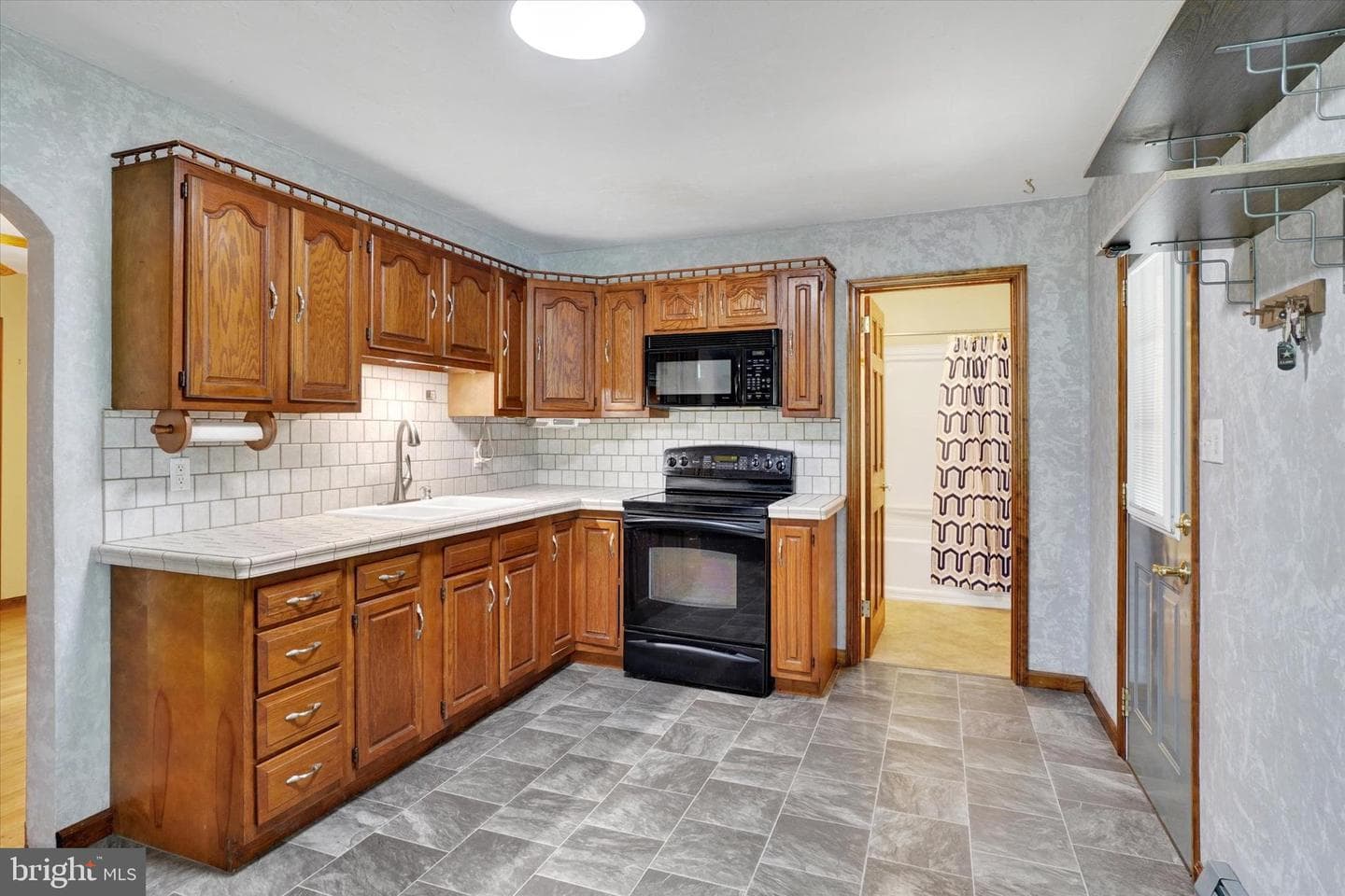 2411 Brooklyn Road photo 5