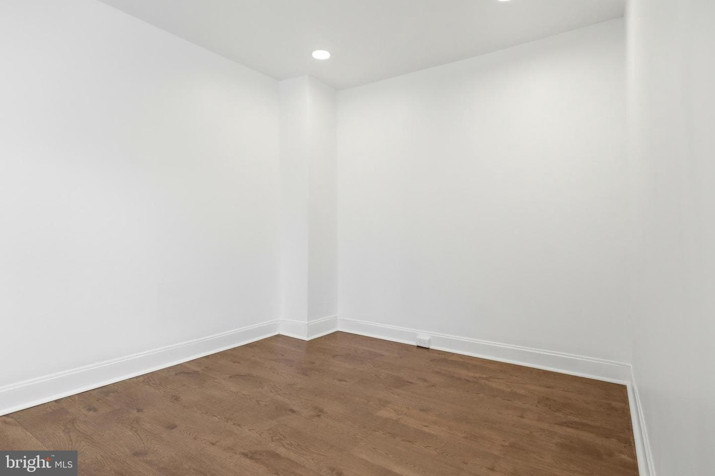 1274 W Princess Street photo 13