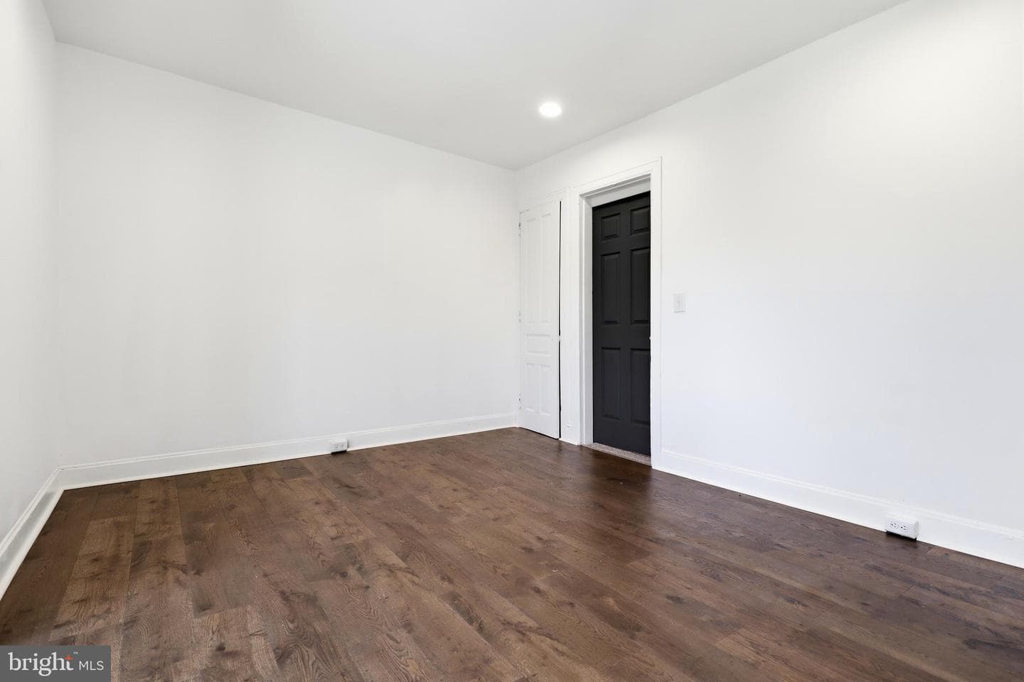 1274 W Princess Street photo 18