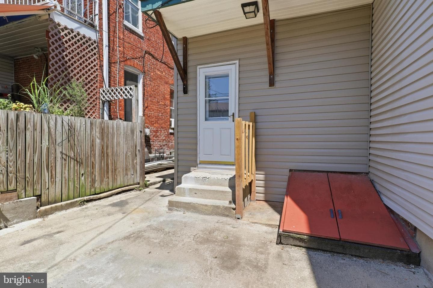 1274 W Princess Street photo 22