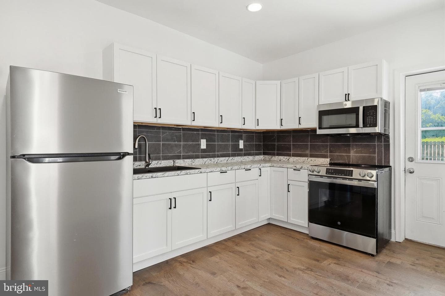 1274 W Princess Street photo 5