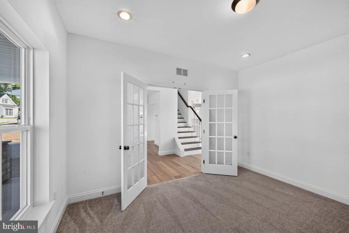 321 Greenwood Road photo 8